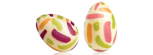 oeuf décoré en chocolat coloré